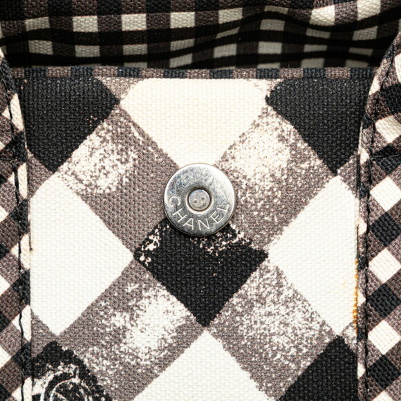 CHANEL Black Leather Logo Bag - Picture 6 of 13